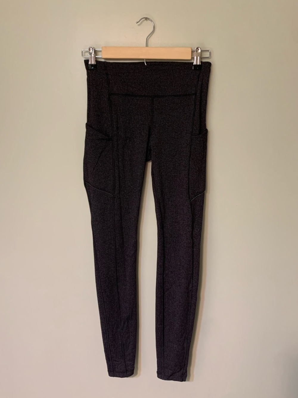 Lululemon — women’s dark grey align leggings with pockets size 4